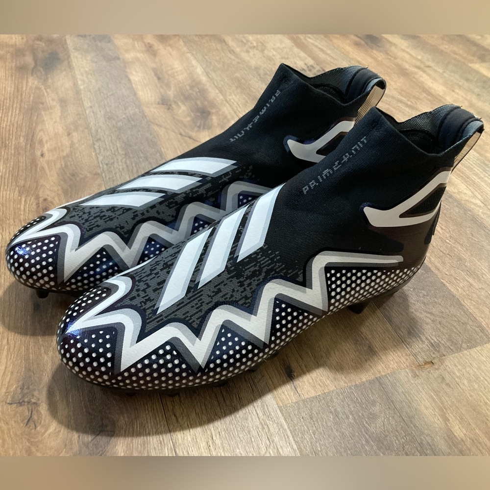 Adidas Freak Ultra 22 Football cleats in Purple/Black